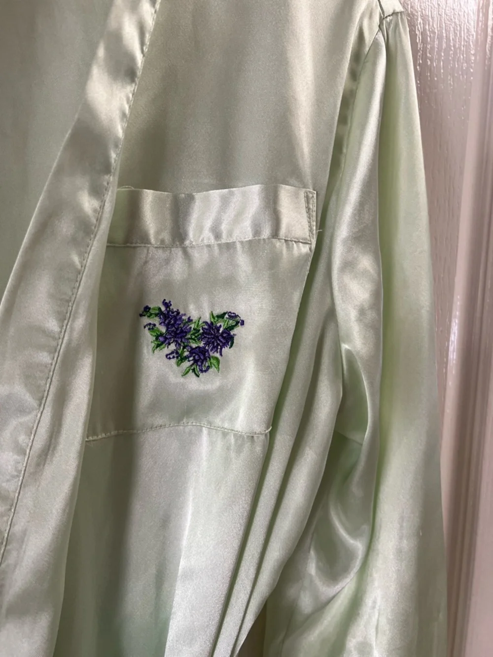 Pink Victoria secret green ruffled satin robe - Picture 2 of 4